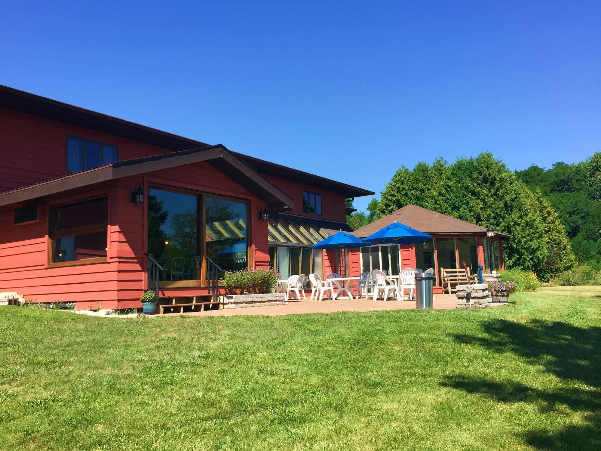 Open Hearth Lodge Sister Bay Eksteriør billede