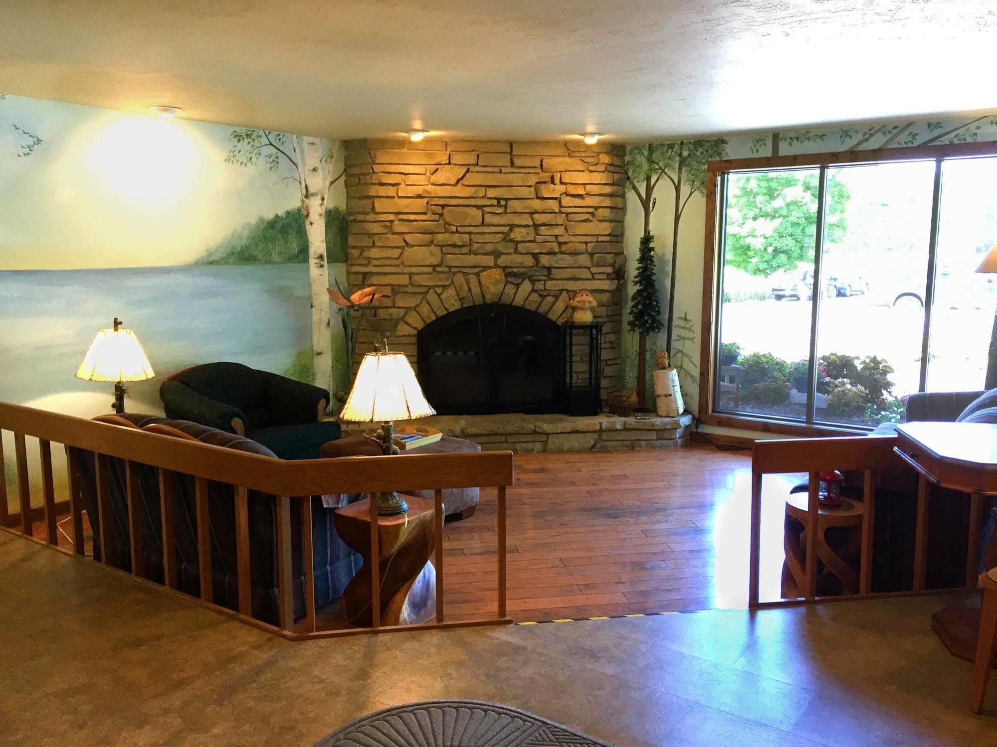Open Hearth Lodge Sister Bay Eksteriør billede